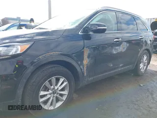 2019 Kia Sorento L with VIN 5XYPG4A3XKG592630, listed as a IAAI auction lot 41530985 with 84,991 mi miles. Bid and sale history available at carsss.com. Image 6.