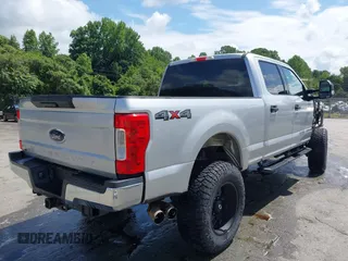 2019 Ford F-250 XL with VIN 1FT7W2BT9KEE35217, listed as a IAAI auction lot 42309355 with 196,739 mi miles and . Bid and sale history available at DreamBid. Image 4.