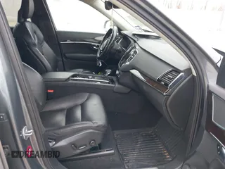 2016 Volvo XC90 T6 Momentum with VIN YV4A22PKXG1021392, listed as a IAAI auction lot 41413673 with 144,761 mi miles. Bid and sale history available at carsss.com. Image 5.