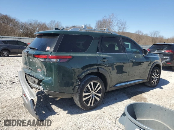 2023 Nissan Pathfinder Platinum z VIN 5N1DR3DH4PC200280, wystawiony jako Copart lot #48794295 z przebiegiem 44 240 mil mil oraz Szkoda całkowita • Salvage title. Historia ofert i sprzedaży dostępna na DreamBid. Obrazek 3.