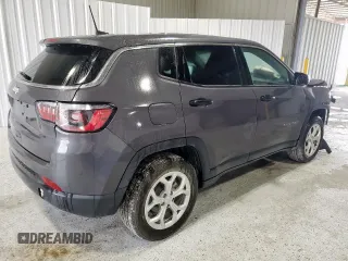 2024 Jeep Compass Sport z VIN 3C4NJDAN1RT140210, wystawiony jako Copart lot #57155485 z przebiegiem Nie podano mil oraz Czysty tytuł • Clean title. Historia ofert i sprzedaży dostępna na DreamBid. Obrazek 3.