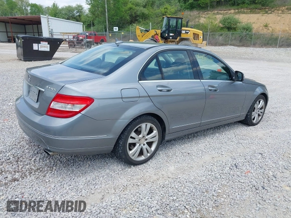 2009 Mercedes-Benz C 300 Sport z VIN WDDGF81X39F208736, wystawiony jako IAAI lot #42151686 z przebiegiem 131 582 mil mil oraz . Historia ofert i sprzedaży dostępna na DreamBid. Obrazek 4.