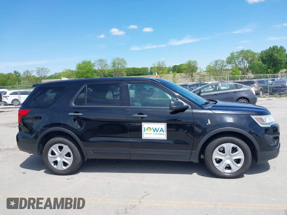 2016 Ford Police Interceptor Utility z VIN 1FM5K8AR2GGB07317, wystawiony jako IAAI lot #42337310 z przebiegiem 166 786 mil mil oraz . Historia ofert i sprzedaży dostępna na DreamBid. Obrazek 13.