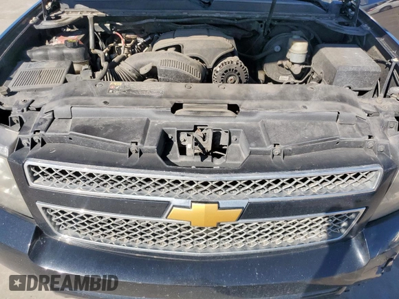 2009 Chevrolet Suburban LTZ with VIN 1GNFC36099R206170, listed as a Copart auction lot 46954815 with 272,788 mi miles and Clean title. Bid and sale history available at DreamBid. Image 12.