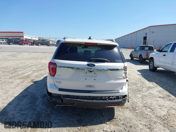 2018 Ford Explorer XLT z VIN 1FM5K7DH5JGC22286, wystawiony jako IAAI lot #42001333 z przebiegiem 140 878 mil mil oraz . Historia ofert i sprzedaży dostępna na DreamBid. Obrazek 17.