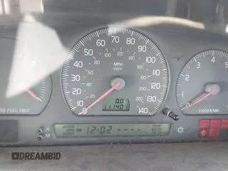 1998 Volvo V70 XC Cross Country с VIN YV1LZ5648W2511117, выставлен на аукционе IAAI как лот 42391801 с пробегом 111 401 миль миль и . История ставок и продаж доступна на DreamBid. Изображение 7.