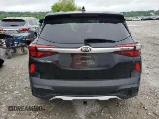 2021 Kia Seltos LX z VIN KNDEPCAAXM7046958, wystawiony jako Copart lot #56337985 z przebiegiem 97 733 mil mil oraz Szkoda całkowita • Salvage title. Historia ofert i sprzedaży dostępna na DreamBid. Obrazek 6.