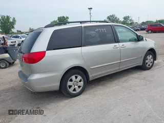 2008 Toyota Sienna CE z VIN 5TDZK23C98S155772, wystawiony jako IAAI lot #42490999 z przebiegiem 199 004 mil mil oraz . Historia ofert i sprzedaży dostępna na DreamBid. Obrazek 4.