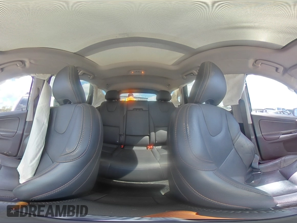 2017 Volvo XC60 Dynamic с VIN YV449MRR6H2002302, выставлен на аукционе Copart как лот 52805655 с пробегом 36 579 миль миль и Списание • Salvage title. История ставок и продаж доступна на DreamBid. Изображение 14.