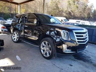 2018 Cadillac Escalade Luxury with VIN 1GYS3BKJ8JR197833, listed as a Copart auction lot 83692694 with 69,821 mi miles and Salvage Title. Bid and sale history available at carsss.com. Image 4.