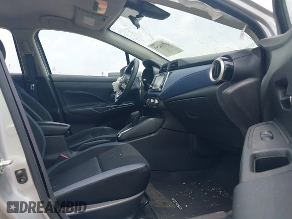 2023 Nissan Versa SV z VIN 3N1CN8EV6PL863550, wystawiony jako IAAI lot #42316295 z przebiegiem 43 353 mil mil oraz . Historia ofert i sprzedaży dostępna na DreamBid. Obrazek 5.