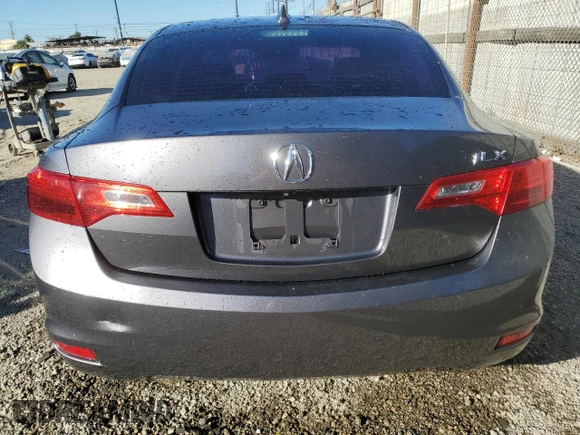 2015 Acura ILX Premium z VIN 19VDE1F54FE010017, wystawiony jako Copart lot #79522394 z przebiegiem 115 003 mil mil oraz Szkoda całkowita • Salvage title. Historia ofert i sprzedaży dostępna na DreamBid. Obrazek 6.