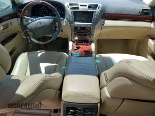2007 Lexus LS 460 L z VIN JTHGL46F475017260, wystawiony jako Copart lot #55674615 z przebiegiem 189 031 mil mil oraz Szkody całkowita. Historia ofert i sprzedaży dostępna na DreamBid. Obrazek 8.