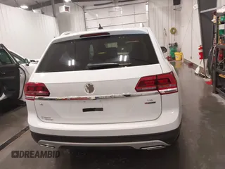 2018 Volkswagen Atlas SE with VIN 1V2KR2CA7JC574270, listed as a IAAI auction lot 41654110 with 104,440 mi miles and . Bid and sale history available at DreamBid. Image 17.