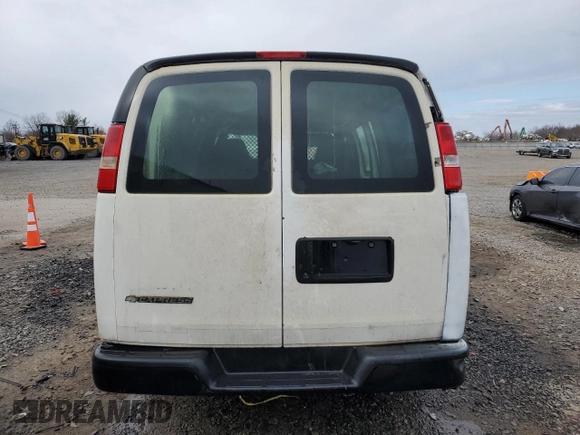 2009 Chevrolet Express Cargo z VIN 1GCFG15X391111893, wystawiony jako Copart lot #49842715 z przebiegiem 260 105 mil mil oraz Szkoda całkowita • Salvage title. Historia ofert i sprzedaży dostępna na DreamBid. Obrazek 6.