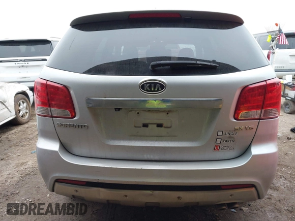 2011 Kia Sorento SX with VIN 5XYKW4A26BG098494, listed as a IAAI auction lot 41246531 with 200,901 mi miles. Bid and sale history available at carsss.com. Image 17.
