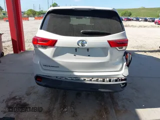 2019 Toyota Highlander LE с VIN 5TDZARFH6KS059138, выставлен на аукционе IAAI как лот 42515986 с пробегом 81 016 миль миль и . История ставок и продаж доступна на DreamBid. Изображение 17.
