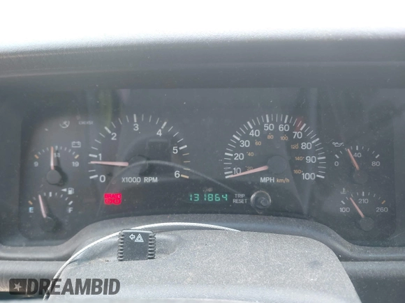 2000 Jeep Cherokee z VIN 1J4FF48S1YL256206, wystawiony jako IAAI lot #42835740 z przebiegiem 131 864 mil mil oraz . Historia ofert i sprzedaży dostępna na DreamBid. Obrazek 7.