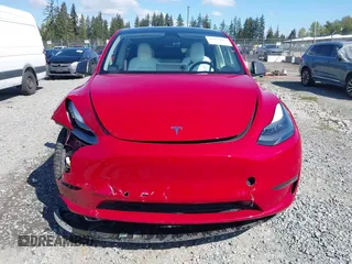 2022 Tesla Model Y Long Range with VIN 7SAYGDEE7NF549278, listed as a IAAI auction lot 42072801 with 39,374 mi miles and . Bid and sale history available at carsss.com. Image 13.