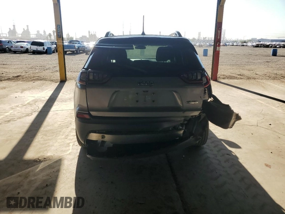 2019 Jeep Cherokee Latitude z VIN 1C4PJLCB7KD376684, wystawiony jako Copart lot #60566295 z przebiegiem 99 184 mil mil oraz Szkoda całkowita • Salvage title. Historia ofert i sprzedaży dostępna na DreamBid. Obrazek 6.