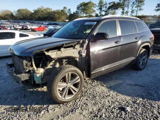2018 Volkswagen Atlas SE with VIN 1V2FR2CA4JC525531, listed as a Copart auction lot 81848564 with 155,437 mi miles and Salvage title. Bid and sale history available at DreamBid. Image 1.