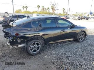 2025 Kia K4 LXS with VIN 3KPFT4DE1SE009962, listed as a Copart auction lot 42430405 with 6,365 mi miles and Salvage Title. Bid and sale history available at carsss.com. Image 3.