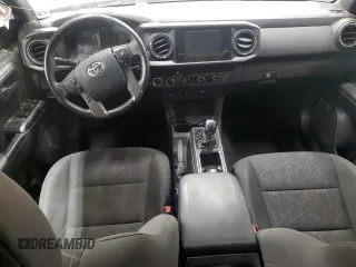 2017 Toyota Tacoma SR5 z VIN 3TMCZ5AN3HM087489, wystawiony jako Copart lot #53017955 z przebiegiem Nie podano mil oraz Szkoda całkowita • Salvage title. Historia ofert i sprzedaży dostępna na DreamBid. Obrazek 8.