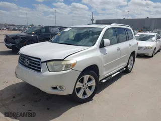 2009 Toyota Highlander Limited with VIN JTEDS42A392089990, listed as a IAAI auction lot 41797493 with 186,739 mi miles. Bid and sale history available at carsss.com. Image 2.
