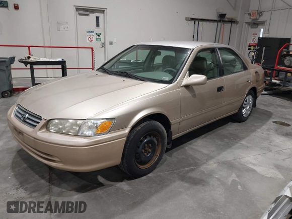 2001 Toyota Camry CE with VIN 4T1BG22K31U808394, listed as a IAAI auction lot 41909910 with 226,388 mi miles. Bid and sale history available at carsss.com. Image 2.