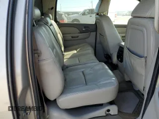 2007 Chevrolet Avalanche LT w/3LT with VIN 3GNEC12087G239440, listed as a Copart auction lot 76039554 with 303,348 mi miles and Clean Title. Bid and sale history available at carsss.com. Image 10.