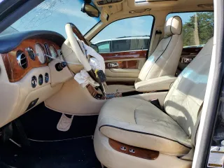 2005 Bentley Arnage R z VIN SCBLC37F15CX10517, wystawiony jako Copart lot #54303364 z przebiegiem 116 865 mil mil oraz Szkody całkowita. Historia ofert i sprzedaży dostępna na DreamBid. Obrazek 7.