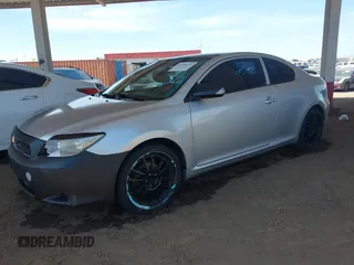 2006 Scion tC z VIN JTKDE177060133239, wystawiony jako IAAI lot #42340161 z przebiegiem 179 990 mil mil oraz . Historia ofert i sprzedaży dostępna na DreamBid. Obrazek 2.