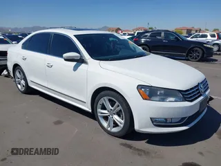 2014 Volkswagen Passat SEL Premium z VIN 1VWCN7A37EC037369, wystawiony jako IAAI lot #42096414 z przebiegiem 108 858 mil mil oraz . Historia ofert i sprzedaży dostępna na DreamBid. Obrazek 1.