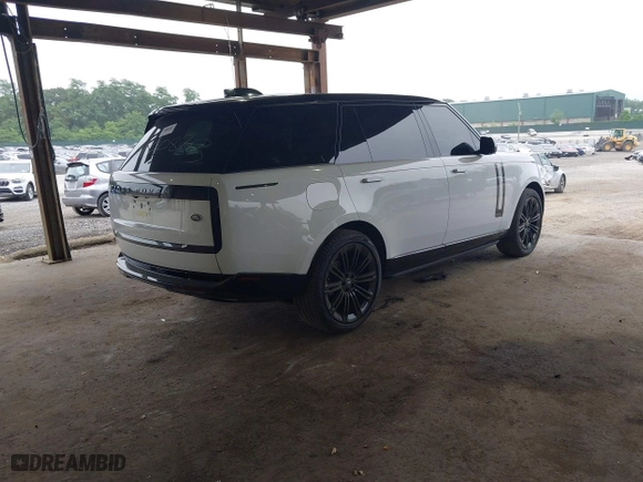 2023 Land Rover Range Rover SE with VIN SALKPBFUXPA078390, listed as a IAAI auction lot 39388993 with 11,011 mi miles. Bid and sale history available at carsss.com. Image 4.