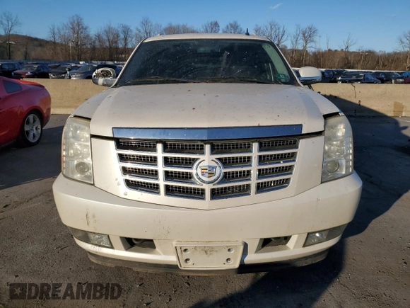 2010 Cadillac Escalade ESV Luxury z VIN 1GYUKHEF5AR107205, wystawiony jako Copart lot #81320554 z przebiegiem 210 585 mil mil oraz Czysty tytuł • Clean title. Historia ofert i sprzedaży dostępna na DreamBid. Obrazek 5.