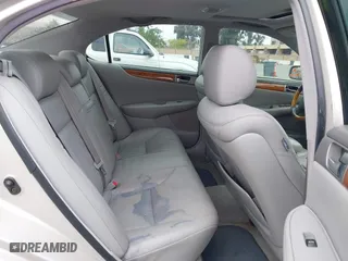 2006 Lexus ES 330 with VIN JTHBA30G665159250, listed as a IAAI auction lot 42083223 with 186,458 mi miles. Bid and sale history available at carsss.com. Image 8.