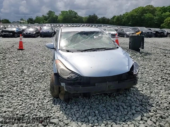2011 Hyundai Elantra GLS z VIN KMHDH4AE2BU093672, wystawiony jako Copart lot #56977185 z przebiegiem 142 095 mil mil oraz Szkoda całkowita • Salvage title. Historia ofert i sprzedaży dostępna na DreamBid. Obrazek 14.