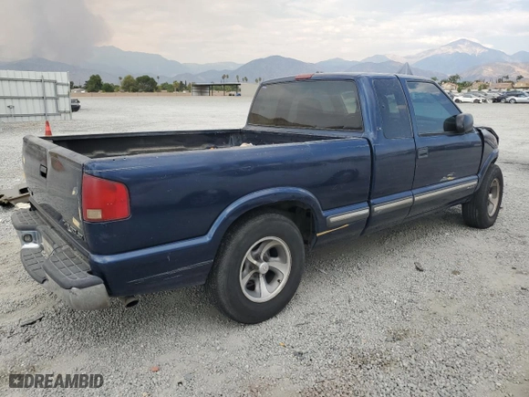 2003 Chevrolet S-10 LS with VIN 1GCCS19X438105059, listed as a Copart auction lot 70138894 with 162,978 mi miles and Salvage Title. Bid and sale history available at carsss.com. Image 3.
