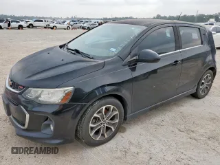 2017 Chevrolet Sonic LT z VIN 1G1JD6SH3H4122217, wystawiony jako Copart lot #56747175 z przebiegiem 117 008 mil mil oraz Czysty tytuł • Clean title. Historia ofert i sprzedaży dostępna na DreamBid. Obrazek 1.