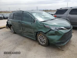 2024 Toyota Sienna LE z VIN 5TDBRKEC7RS187146, wystawiony jako Copart lot #56322655 z przebiegiem 21 611 mil mil oraz Szkoda całkowita • Salvage title. Historia ofert i sprzedaży dostępna na DreamBid. Obrazek 4.