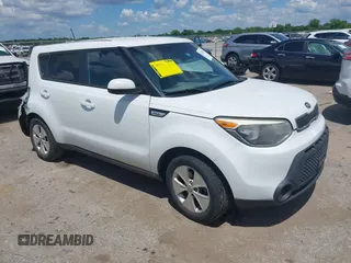 2015 Kia Soul z VIN KNDJN2A26F7132830, wystawiony jako IAAI lot #42220353 z przebiegiem 178 011 mil mil oraz . Historia ofert i sprzedaży dostępna na DreamBid. Obrazek 1.