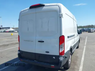 2024 Ford Transit Cargo z VIN 1FTBR1C84RKA39388, wystawiony jako IAAI lot #42069825 z przebiegiem 20 851 mil mil oraz . Historia ofert i sprzedaży dostępna na DreamBid. Obrazek 4.