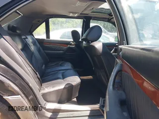 1995 Mercedes-Benz S с VIN WDBGA51E1SA220942, выставлен на аукционе IAAI как лот 42676222 с пробегом 204 200 миль миль и . История ставок и продаж доступна на DreamBid. Изображение 8.