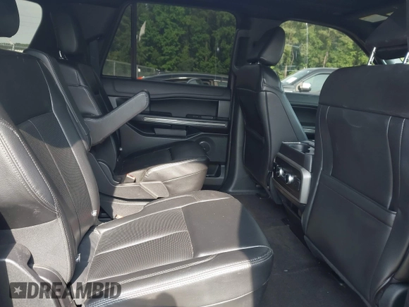 2021 Ford Expedition Max XLT z VIN 1FMJK1HT8MEA43377, wystawiony jako IAAI lot #42311297 z przebiegiem 81 131 mil mil oraz . Historia ofert i sprzedaży dostępna na DreamBid. Obrazek 8.