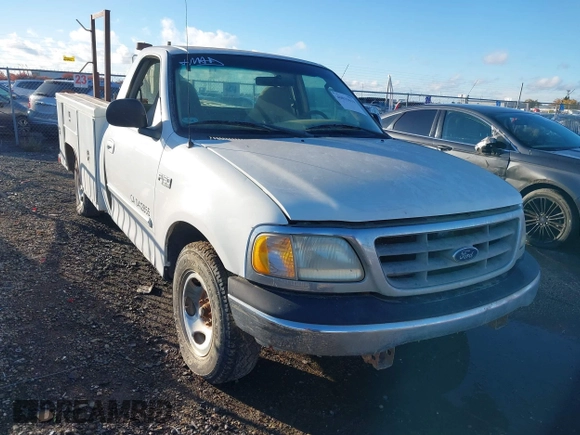 2002 Ford F-150 XL with VIN 1FTRF17242NB49973, listed as a IAAI auction lot 40825610 with Not Provided miles. Bid and sale history available at carsss.com. Image 1.