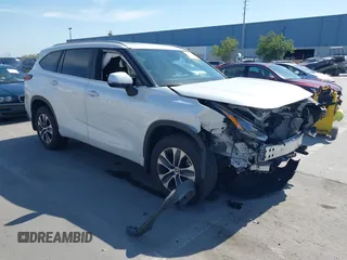2024 Toyota Highlander LE with VIN 5TDKDRBH7RS547443, listed as a IAAI auction lot 42035721 with 9,567 mi miles and . Bid and sale history available at DreamBid. Image 1.