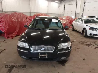 2006 Volvo V70 2.5L Turbo with VIN YV1SW592462546378, listed as a IAAI auction lot 41793656 with 178,137 mi miles. Bid and sale history available at carsss.com. Image 12.