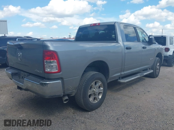 2024 Ram 2500 Big Horn z VIN 3C6UR5DL1RG336569, wystawiony jako IAAI lot #42595091 z przebiegiem 30 453 mil mil oraz . Historia ofert i sprzedaży dostępna na DreamBid. Obrazek 4.
