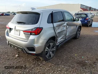 2024 Mitsubishi Outlander S z VIN JA4ARUAU8RU015154, wystawiony jako IAAI lot #42506748 z przebiegiem 18 231 mil mil oraz . Historia ofert i sprzedaży dostępna na DreamBid. Obrazek 4.