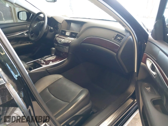 2015 Infiniti Q70 with VIN JN1BY1PR2FM830317, listed as a IAAI auction lot 41619546 with 85,964 mi miles and . Bid and sale history available at DreamBid. Image 5.